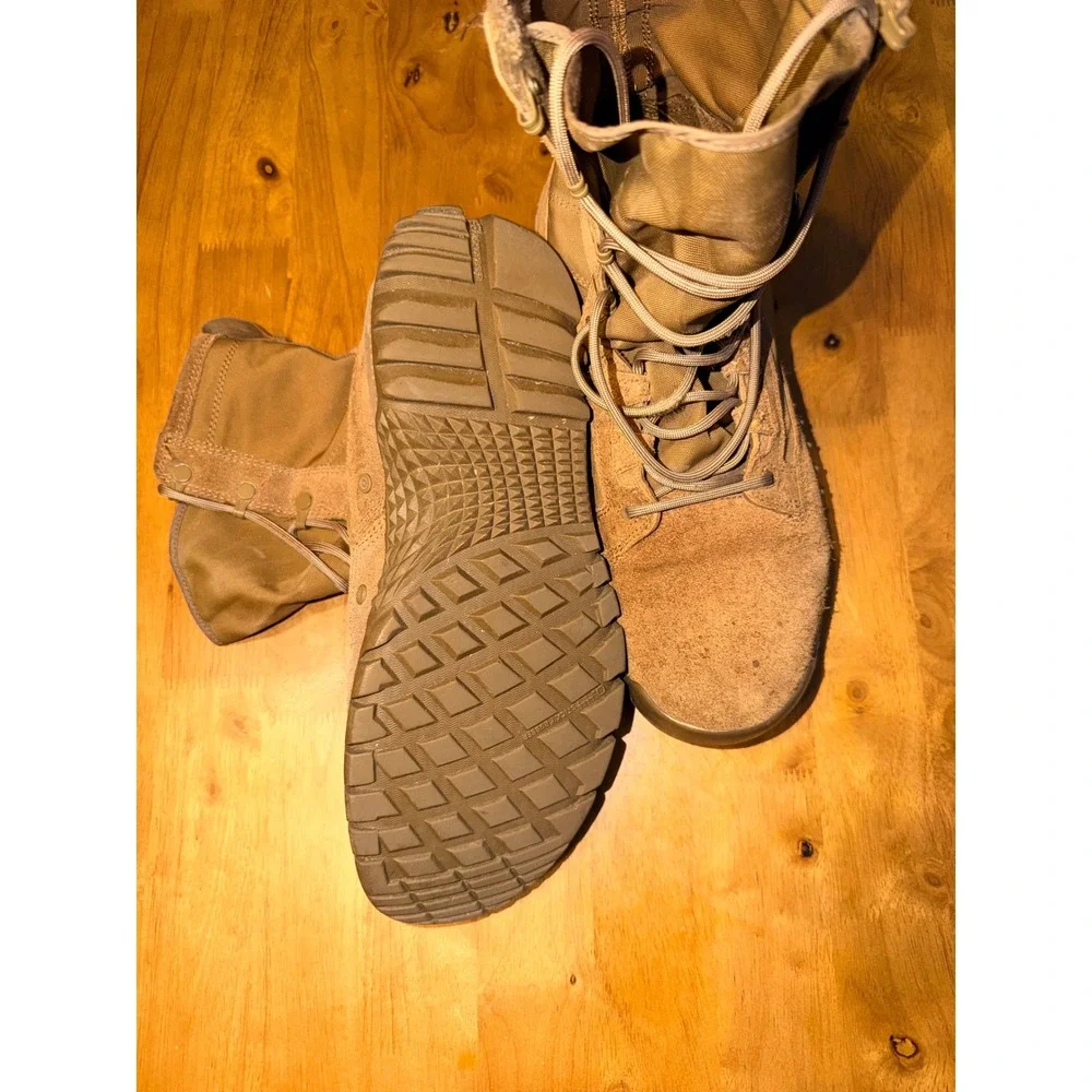 Nike SFB Field 8 Inch Tactical Boots Coyote Brown Suede Mens 631371-222